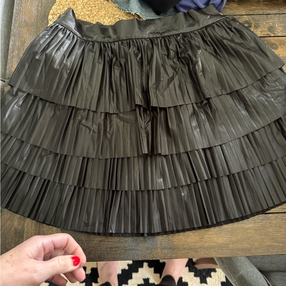 NWT GUESS Paloma Skirt Size XL - Picture 3 of 5